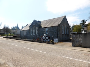 Exterior - The Smugglers Hostel (Ballindalloch)