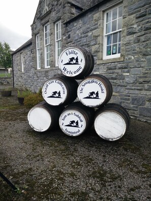 Property grounds - The Smugglers Hostel (Ballindalloch)