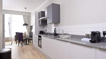 Superior Studio, Castle View | Private kitchen