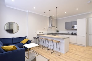 Classic Apartment, 2 Bedrooms, Non Smoking | Egyptian cotton sheets, premium bedding, in-room safe, desk - Destiny Scotland Charlotte SQ Apartments (Edinburgh)