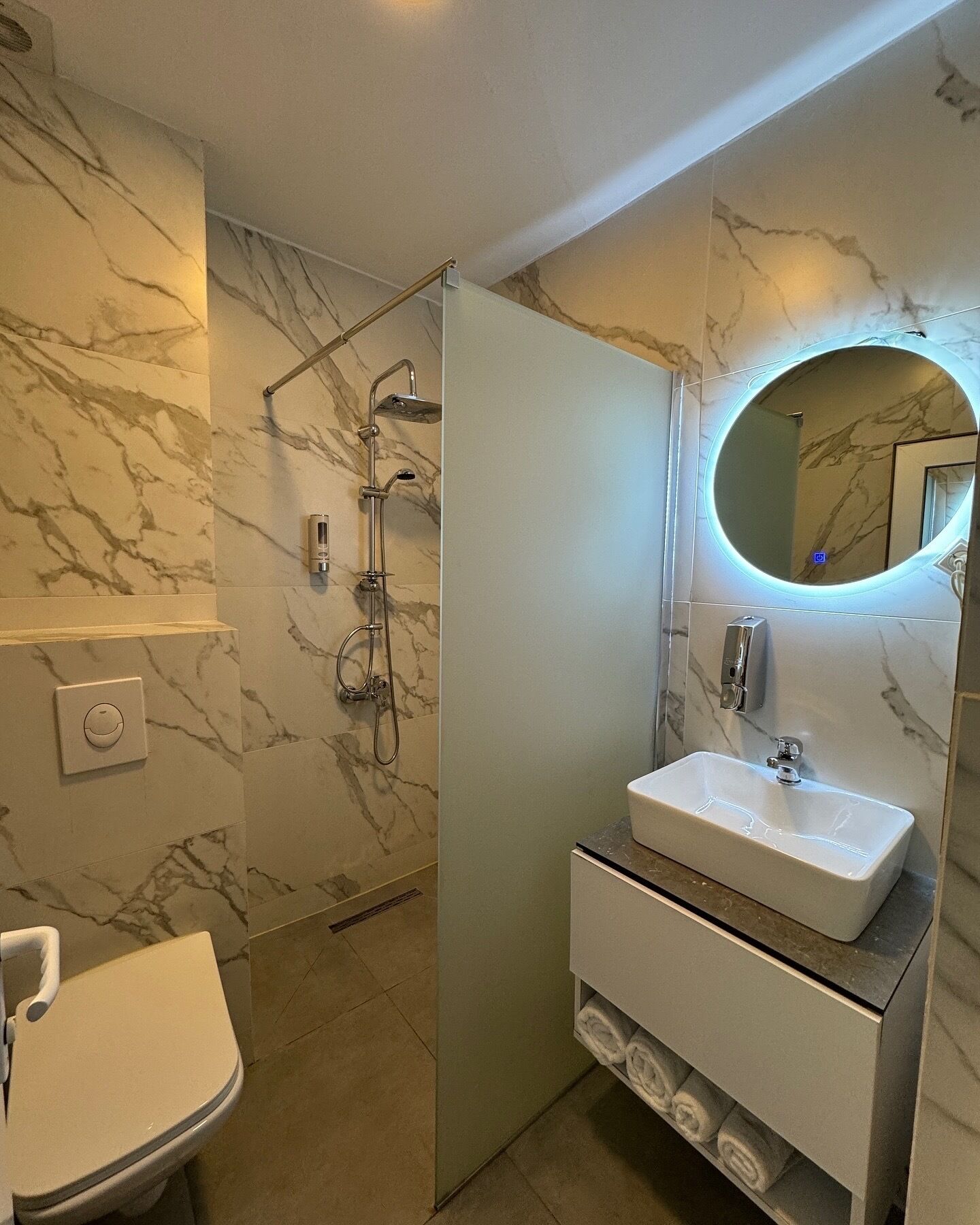 shower, free toiletries, hair dryer, slippers