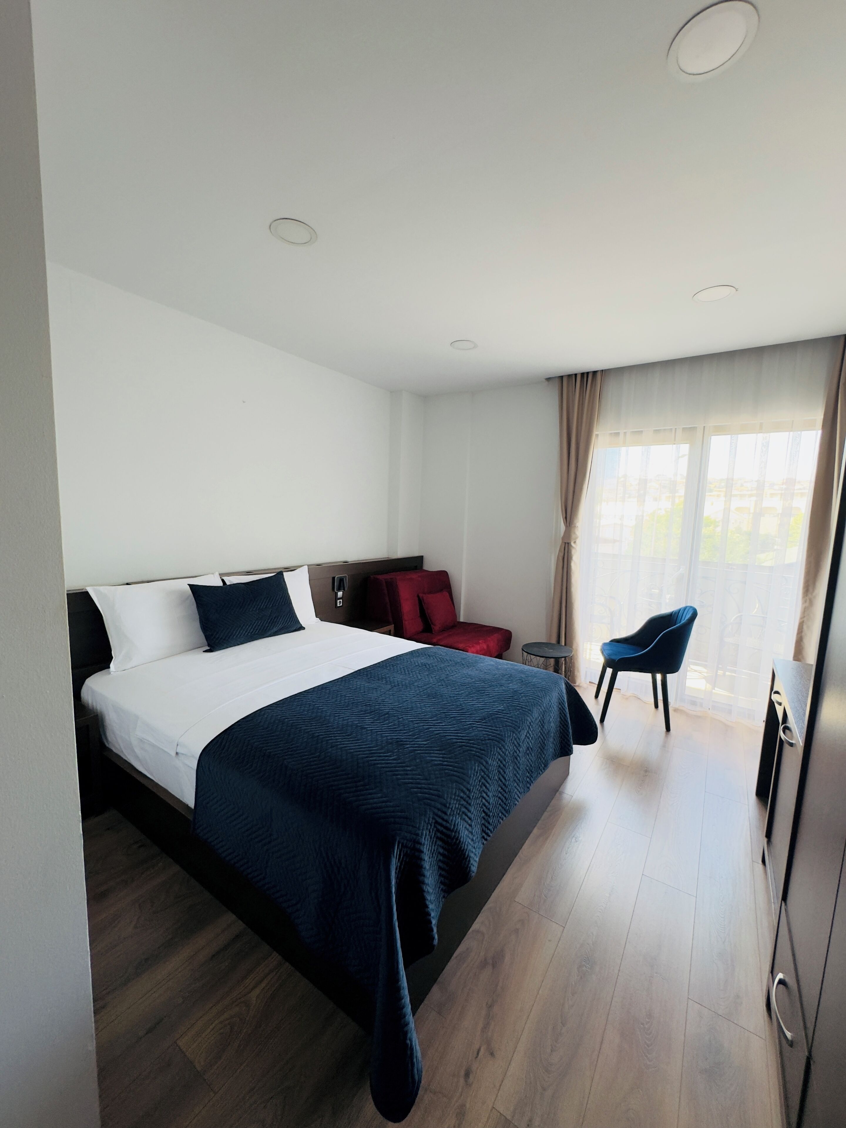 minibar, desk, laptop workspace, soundproofing