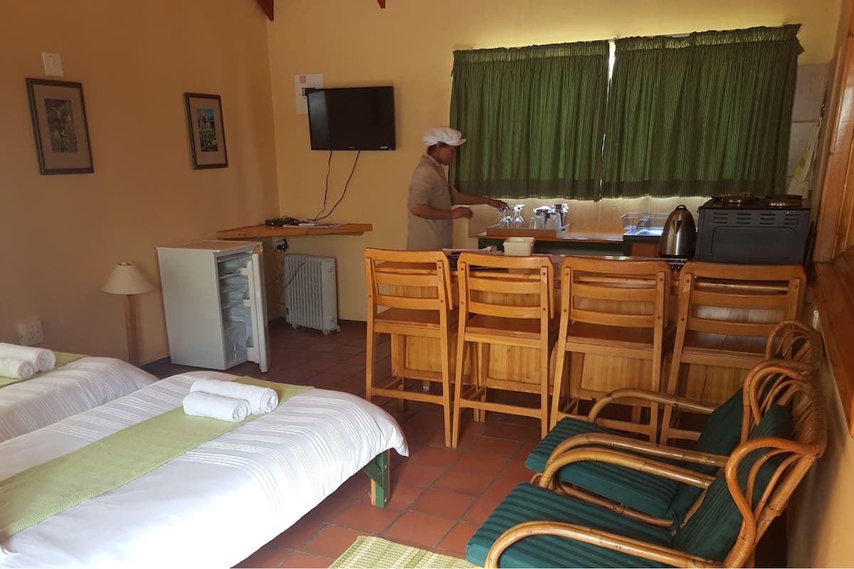Chalet, 2 Twin Beds, Non Smoking | In-room safe, blackout drapes, cribs (free), WiFi (free)