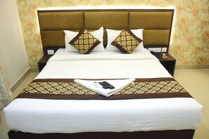 Executive Triple Room, 1 King Bed | Free WiFi - Pine Tree Signature (Chennai)