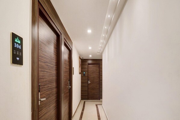 المنشأة من الداخل