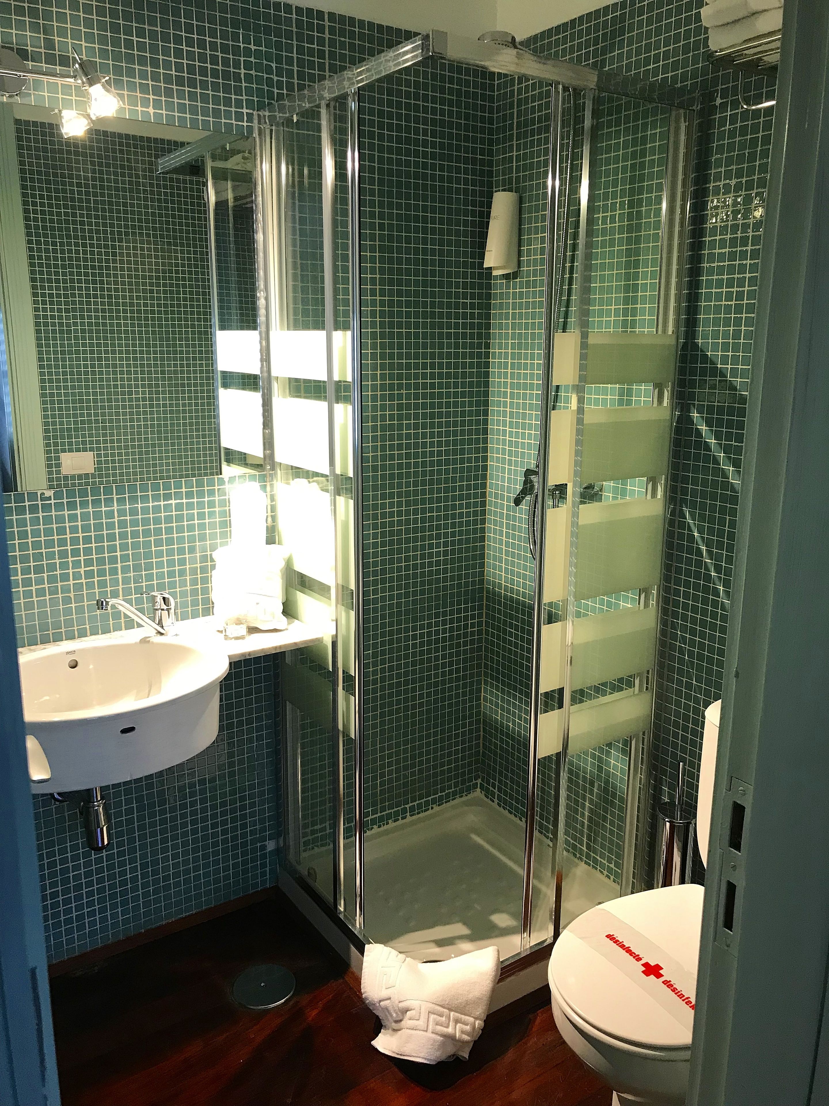 single room | bathroom | deep-soaking bathtub, free toiletries, hair dryer, towels