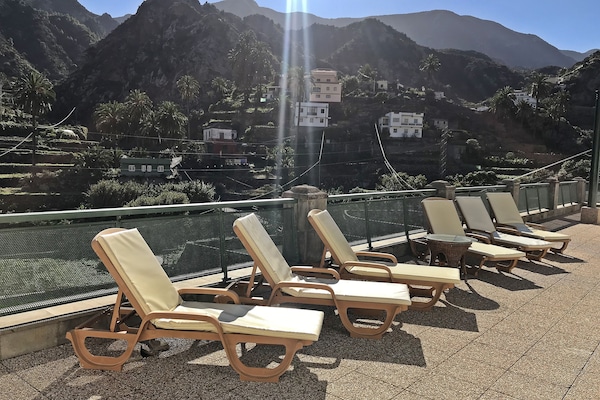 Sundeck