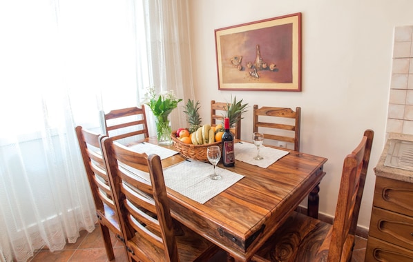 Family Apartment, 2 Bedrooms | In-room dining