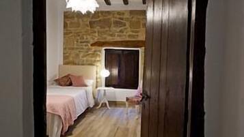 5 chambres, bureau, fer et planche Ă  repasser, Wi-Fi gratuit