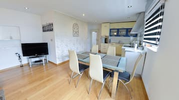 Deluxe Apartment | In-room dining