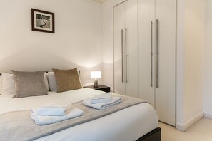 In-room safe, soundproofing, iron/ironing board, free WiFi - Discovery Dock Serviced Apartments by MySquare (London)
