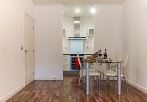 Private kitchen - Discovery Dock Serviced Apartments by MySquare (London)