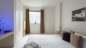 Zimmersafe, schallisolierte Zimmer, Bügeleisen/Bügelbrett