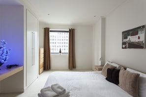 Két bảo mật tại phòng, phòng cách âm, bàn ủi/dụng cụ ủi quần áo