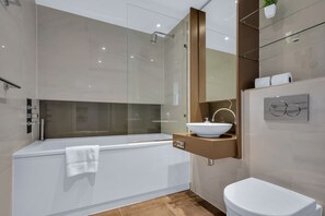 Soap, shampoo - Premium One bedroom apartment City Road Basin (London)