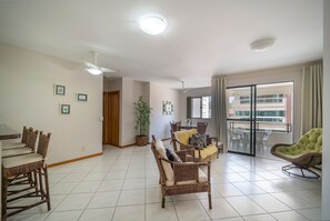 Eenvoudig appartement | Woonruimte | Smart-tv