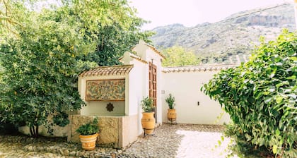 Cortijo Abril - Luxury Andalusian Finca for families, groups and celebrations