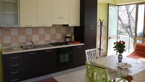 Classic Apartment, 1 Bedroom, Sea View (Luna) | Private kitchen - B&b Il giardino delle meraviglie (Melito di Porto Salvo)
