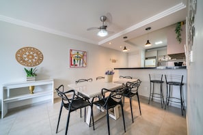 Apartment | Dining - Ilha de Majorca (Bombinhas)