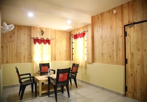 Electric kettle - Prince Park Farm House (Vanur)