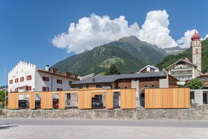 المنشأة من الخارج