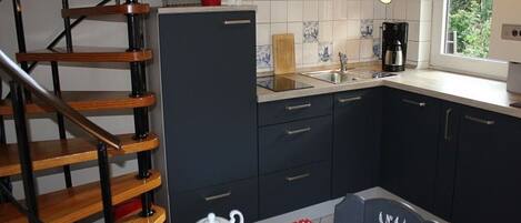 Fridge, dishwasher, coffee/tea maker, electric kettle