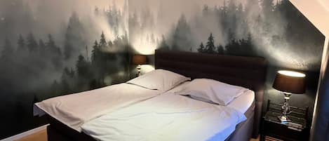 1 bedroom, in-room safe, WiFi, bed sheets