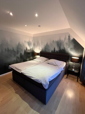 1 bedroom, in-room safe, WiFi, bed sheets