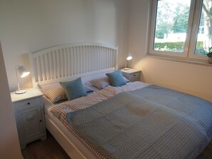 Unclassified image, 3 of 21, button