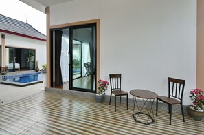 Terrace/patio - T.K Natural Pool Villa (Krabi)