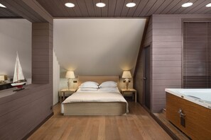 시그니처 스튜디오 스위트, 킹사이즈침대 1개, 금연 | 3 개의 침실, 고급 침구, 미니바, 다리미/다리미판