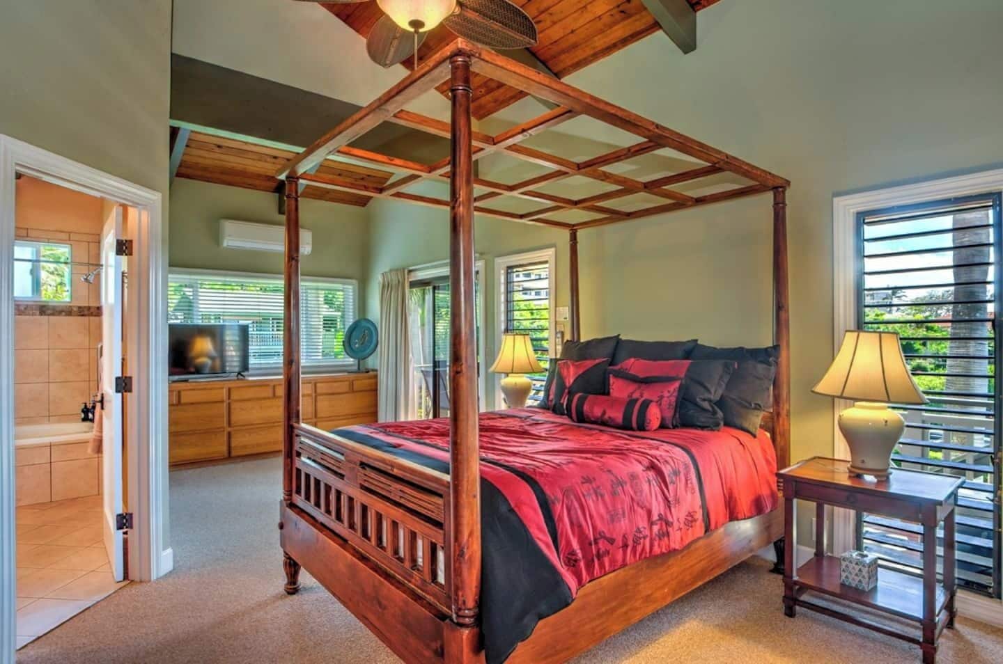 5 bedrooms, iron/ironing board, free WiFi, bed sheets