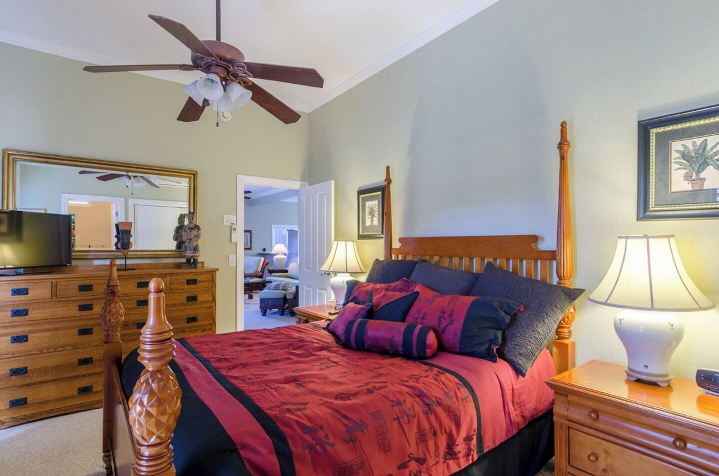 5 bedrooms, iron/ironing board, free WiFi, bed sheets