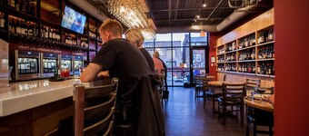 Renoviertes Midtown Townhome! # 2 - ZWEI Unterhaltungsviertel zu Fuß erreichen!