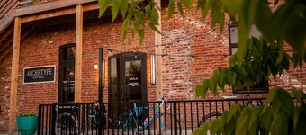 Remontoitu Midtown Townhome! # 2- KĂ€vele kaksi viihdealuetta!