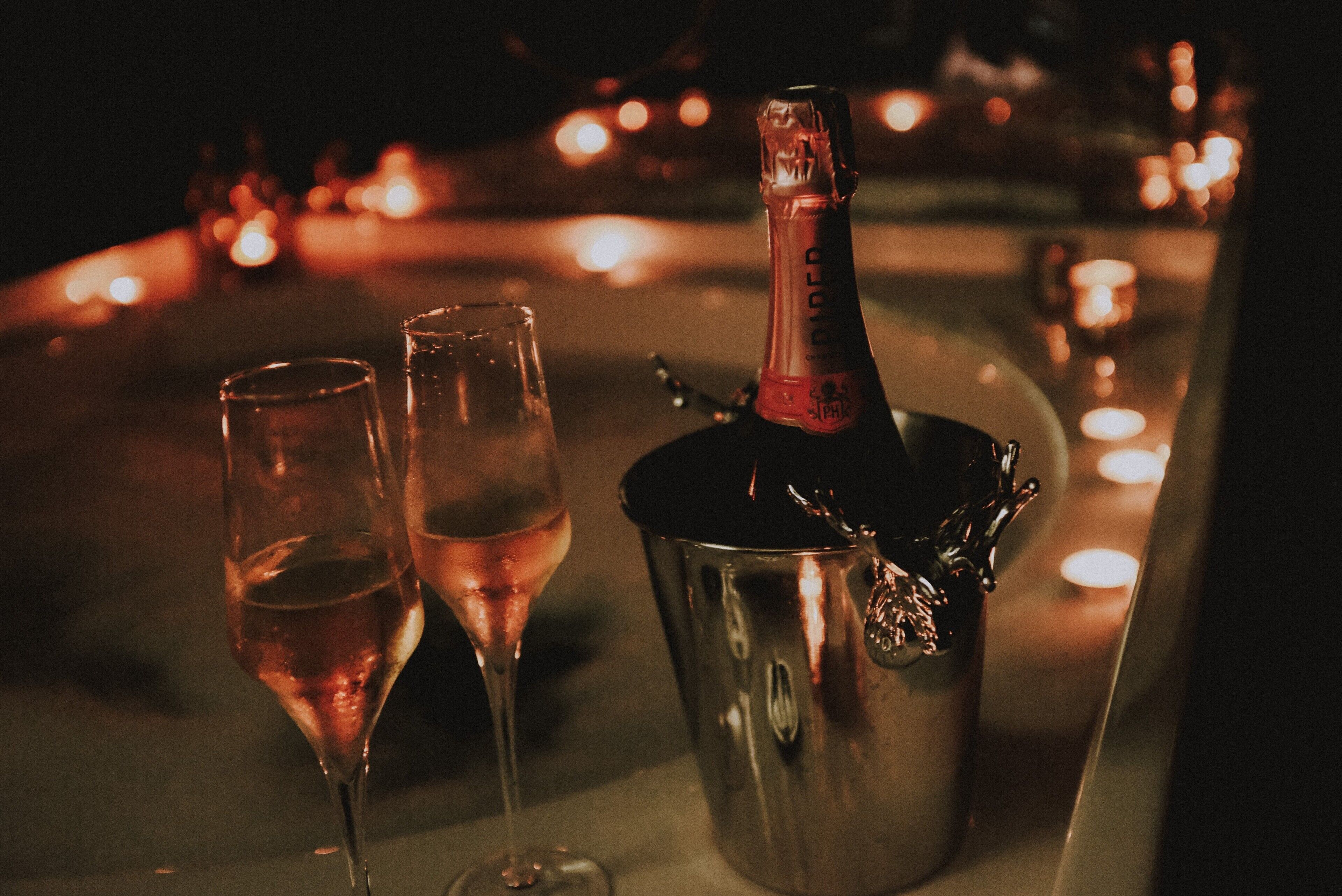 feature king with vaulted bathroom | pillow-top beds, in-room safe, individually decorated