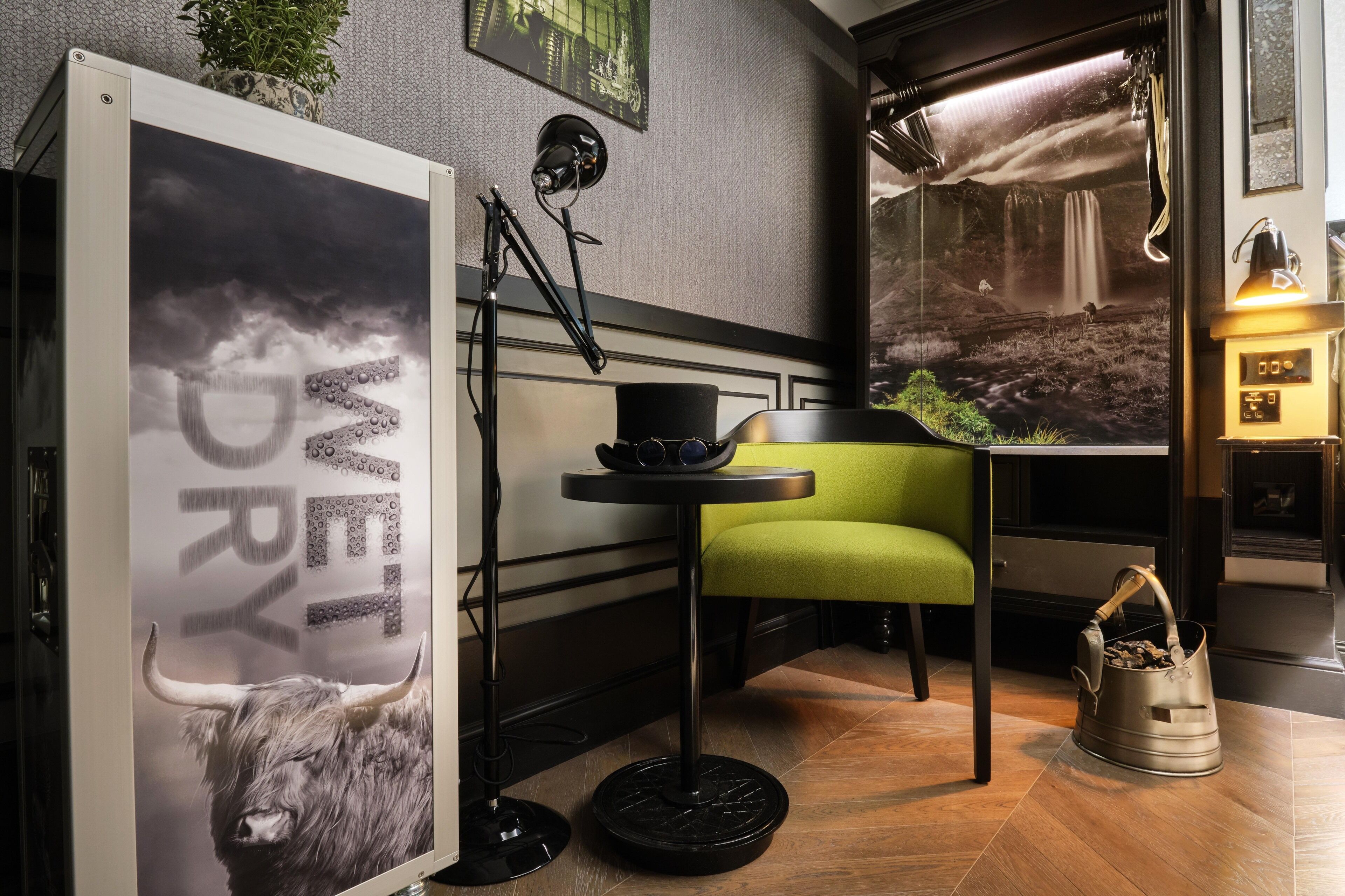 gyle suite | living area | 43-inch lcd tv with digital channels