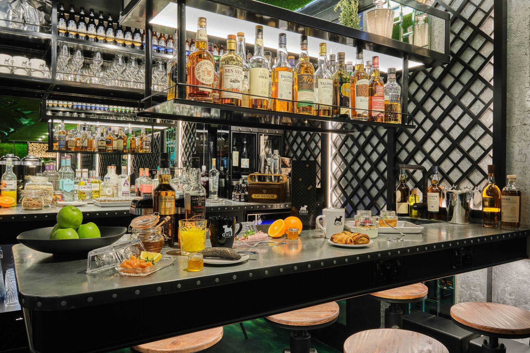 Cocktail bar
