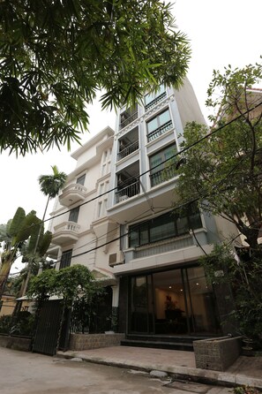 المنشأة من الخارج