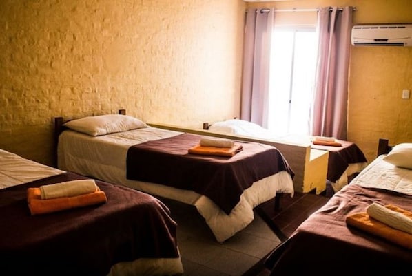 16 bedrooms, free WiFi, bed sheets, wheelchair access