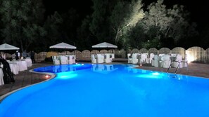 Seasonal outdoor pool, open 9:00 AM to 7:00 PM, pool umbrellas - La Torre (Taurianova)