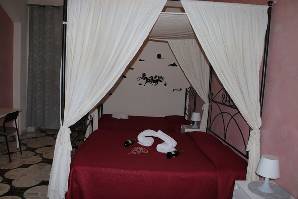1 bedroom, in-room safe, individually decorated, blackout curtains