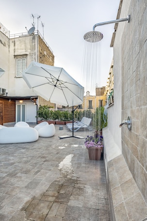 Napoli Squares Suites