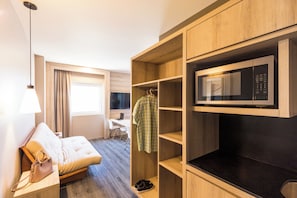 Suite, 1 King Bed with Sofa bed | Memory-foam beds, in-room safe, desk, soundproofing