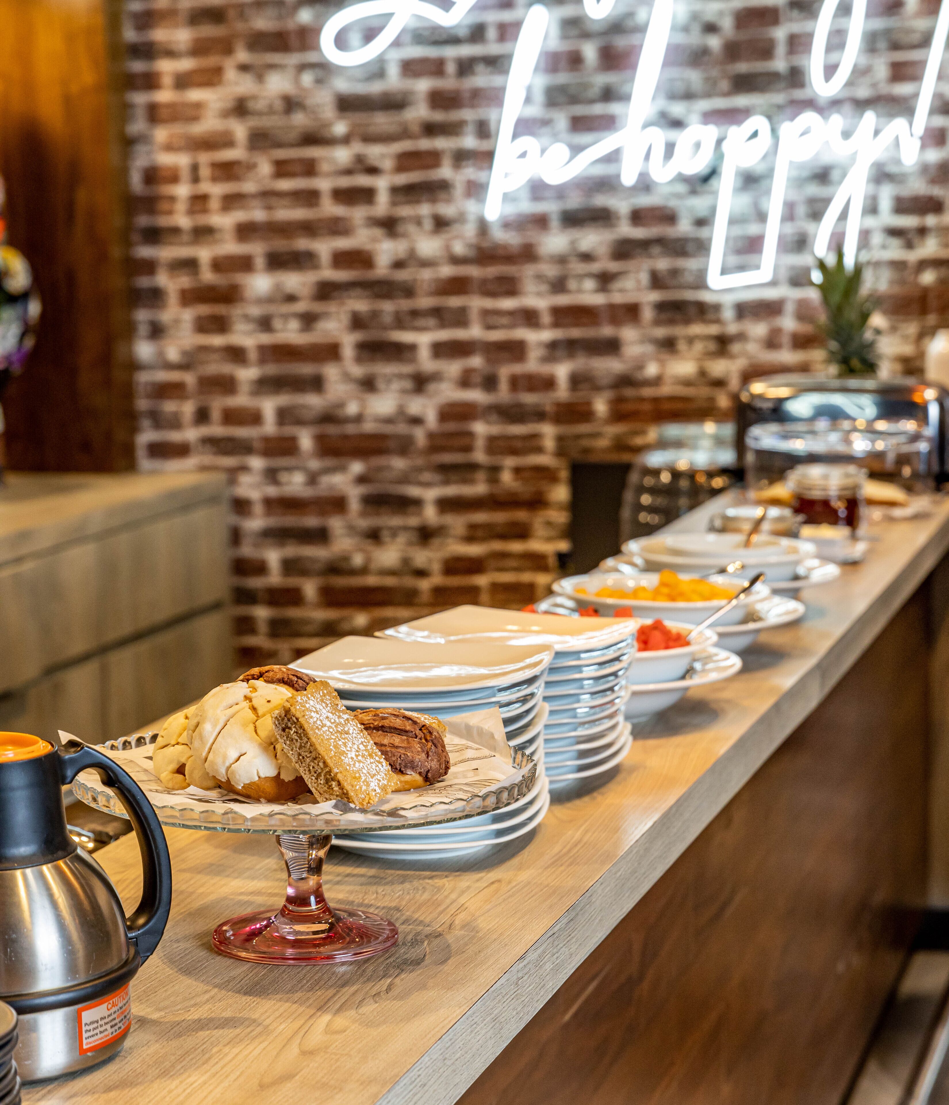 daily buffet breakfast (mxn 199 per person)