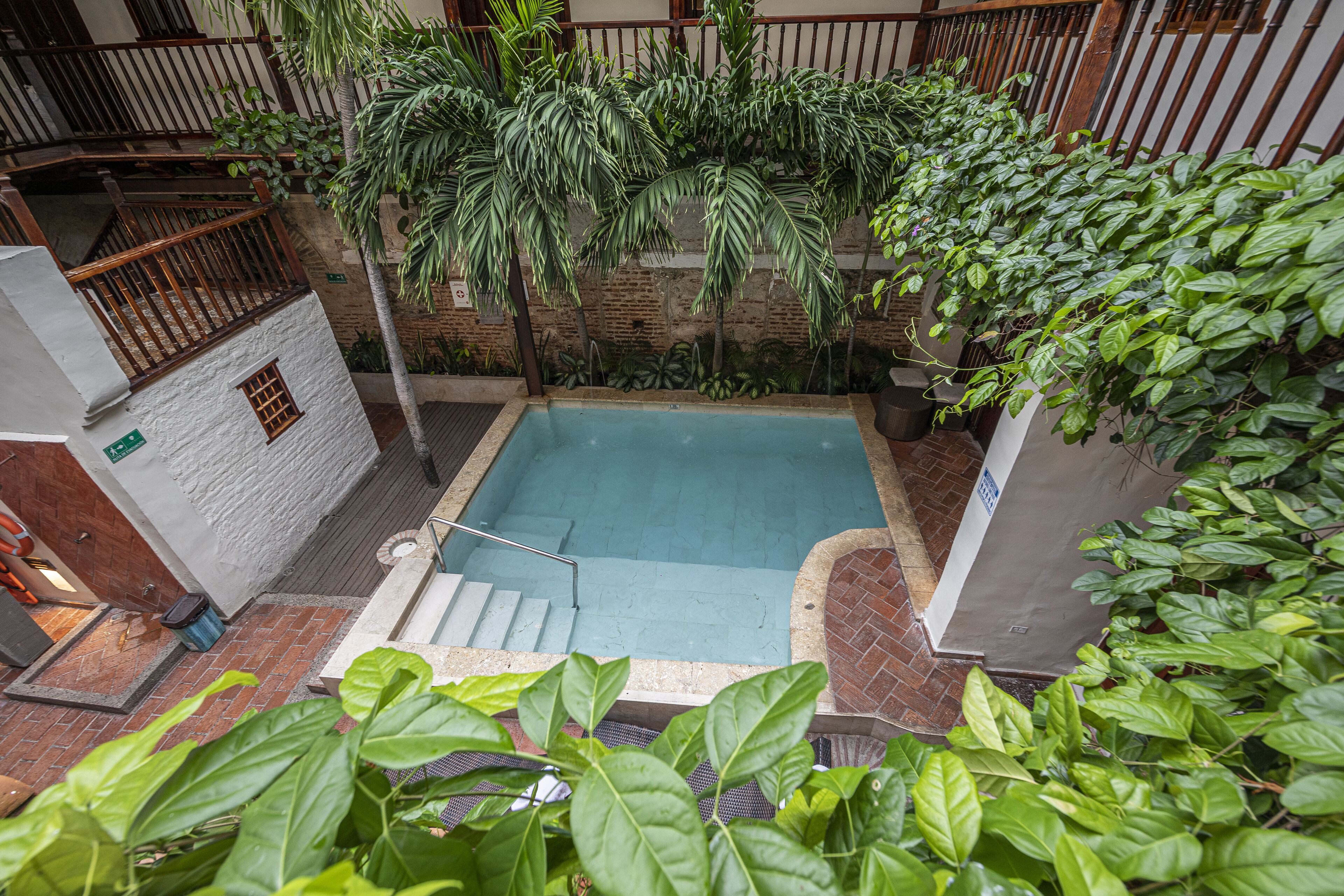 deluxe house, multiple bedrooms, non smoking (13 rooms, 23 guests) | terrace/patio