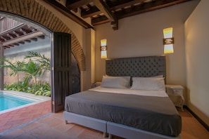 Comfort Double Room, 1 Queen Bed, Non Smoking | Premium bedding, pillow-top beds, in-room safe, individually decorated - Casa Bugó (Cartagena)