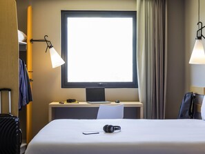 Double Room, 2 Double Beds | In-room safe, desk, soundproofing, iron/ironing board - Ibis Tijuana Zona Rio (Tijuana)