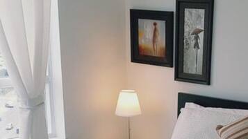 Apartment, 2 Bedrooms | 2 bedrooms, individually decorated, individually furnished, desk