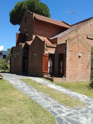 Front of property - Marcela Country Hipocampo (Villa Gesell)
